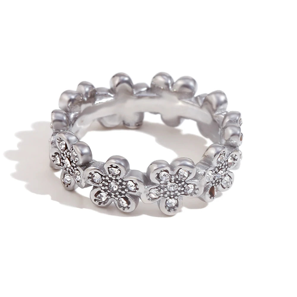 E.B.belle Flower Micro Inlaid Small Daisy Ring Tarnish Free 316L Stainless Steel Jewelry 18K Gold Plated Decoration