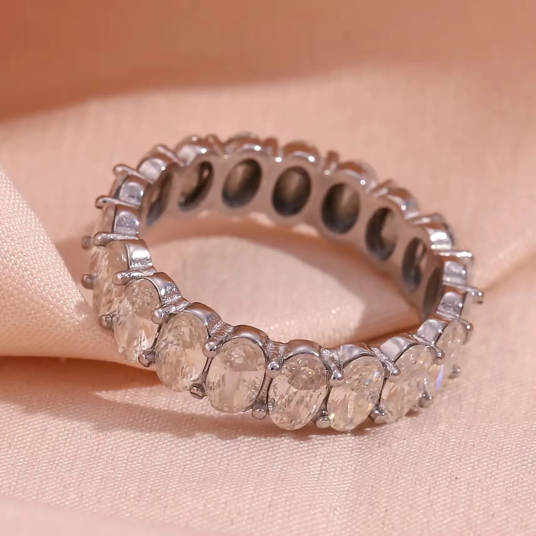E.B.belle Wedding Party Oval Shape Zircon Rings For Ladies Prong Setting Clear Crystal Emeraled Green Women's Baguette Ring