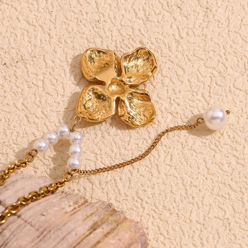 E.B.belle Imitation Pearl Beads Flower Pendant Necklace Stainless Steel Gold Plated Elegant Lady Jewelry Charm Hypoallergenic