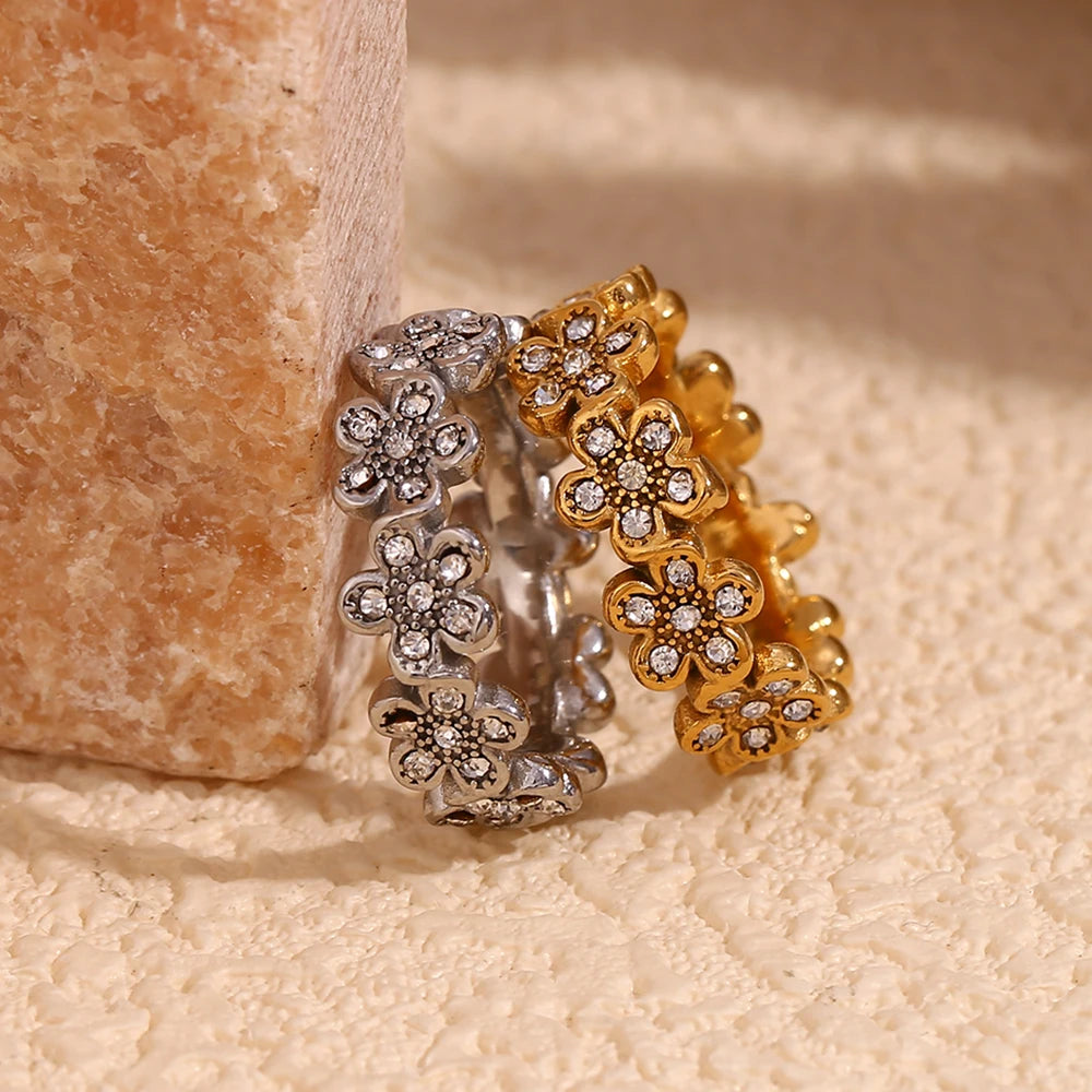 E.B.belle Flower Micro Inlaid Small Daisy Ring Tarnish Free 316L Stainless Steel Jewelry 18K Gold Plated Decoration