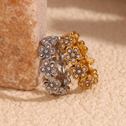 E.B.belle Flower Micro Inlaid Small Daisy Ring Tarnish Free 316L Stainless Steel Jewelry 18K Gold Plated Decoration