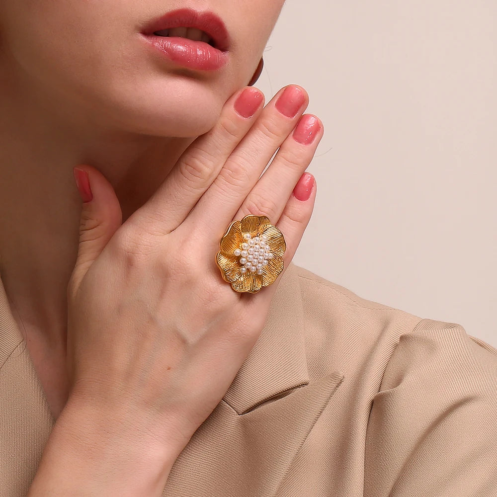 E.B.belle Elegant Big Bloom Imitation Pearl Stamen Ring Jewelry Stainless Steel Body Decoration Hypoallergenic For Ladies Charm