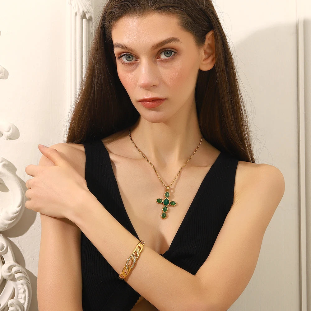 E.B.belle Green/Red Color Oval Shape Gemstone Cross Pendant Necklace Gold Plated Stainless Steel Fashion Neck Jewelry