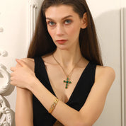 E.B.belle Green/Red Color Oval Shape Gemstone Cross Pendant Necklace Gold Plated Stainless Steel Fashion Neck Jewelry